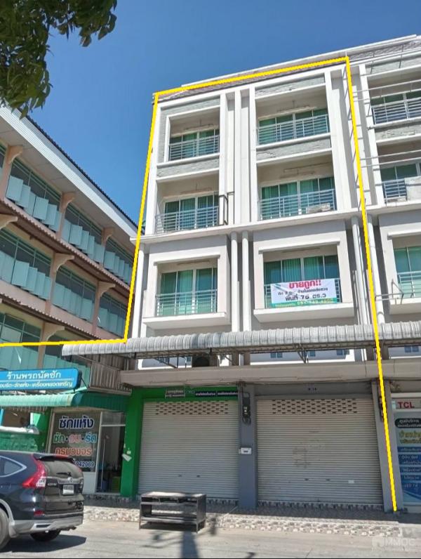 83628 – Urgent sale! Commercial building, 4 and a half floors, 2 units ...